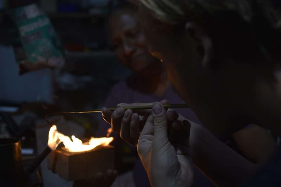 Galle: Traditional Jewelry Making Workshop with Transfers - Choosing gemstones and learning real-vs-fake basics
