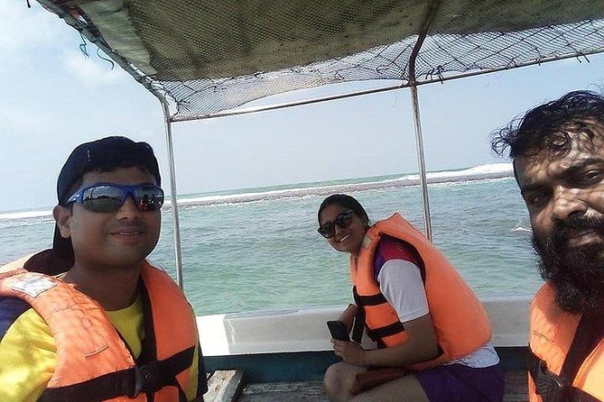 Glass Bottom Boat Tour and Snorkeling Hikkaduwa - Meeting Point and How the Tour Flow Keeps Moving
