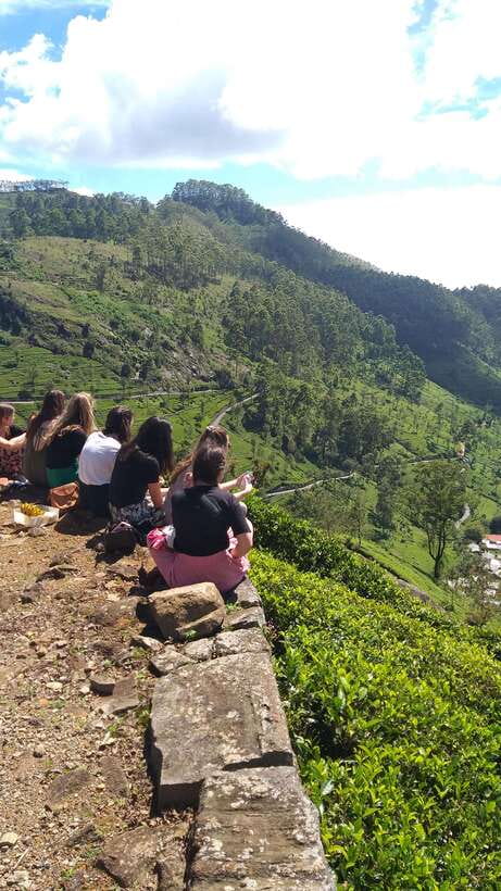 Haputale:Glorious Tuk Tuk Ride to Lipton'sSeat & Tea Factory - Tuk-tuk through Haputale and Bandarawela tea country