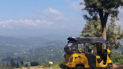 Haputale:Glorious Tuk Tuk Ride to Lipton'sSeat & Tea Factory - Lipton’s Seat: the Thomas Lipton statue and those hill panoramas
