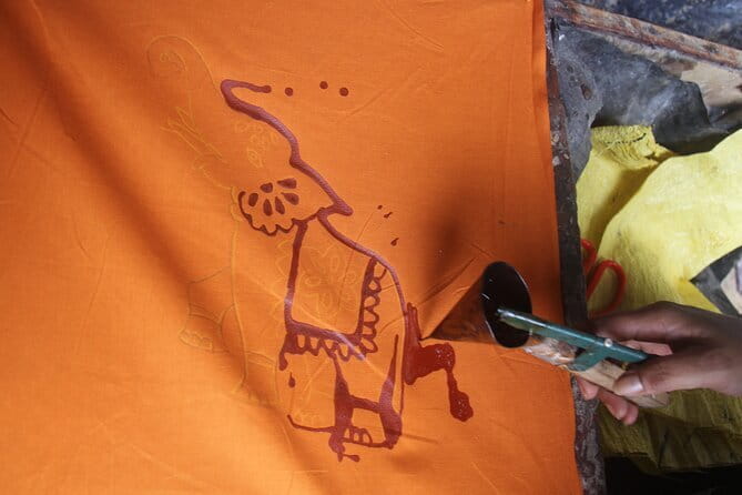 Interactive Batik Workshop and Lessons in Sri Lanka - Your Kandy Morning Starts in a Real Workshop Setting