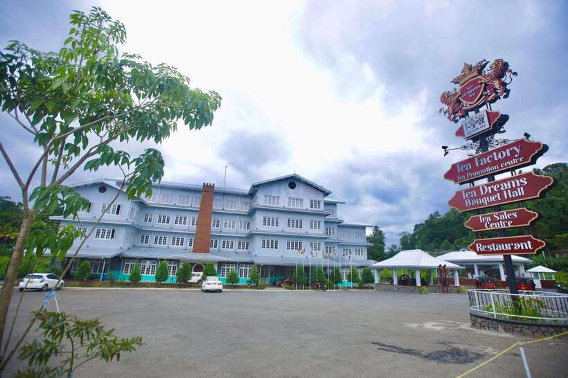 Kandy City Explore Tour - Private Tour With Local Guide - Your 5-Hour Route: Temples, City Stops, and Peradeniya Gardens
