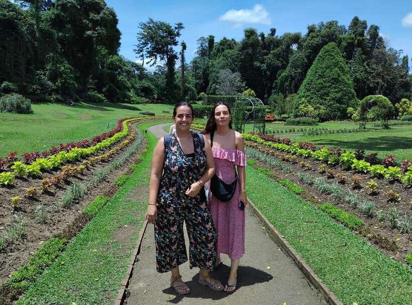 Kandy City Tour by Tuk Tuk with hotel Pickup and Dropoff - Kandy View Point and photo stop time: when you’ll really understand the city