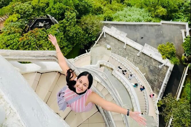 Kandy City Tour & Famous Ambuluwawa Tower with Friendly Chauffeur - Temple of the Tooth (Sri Dalada Maligawa): start with Kandy’s center