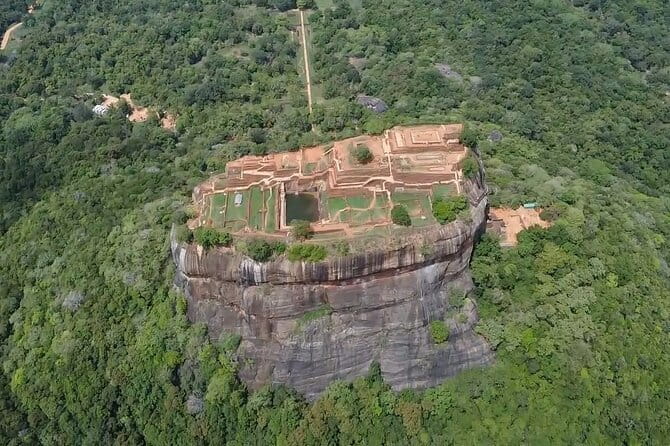 Kandy City Tour & Famous Ambuluwawa Tower with Friendly Chauffeur - Kandy Gem Centre: learning, not just looking