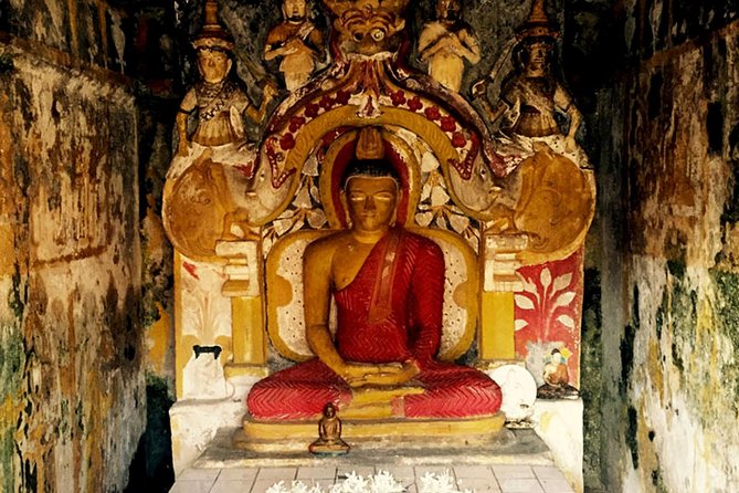 Kandy City Tour with Mahaweli - Batik at Gunatilake and the Kandyan Cultural Centre Show