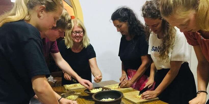 Kandy Cooking Class At Best Kandy Kitchen - Ten vegetable dishes plus fish or chicken: what you’re actually making