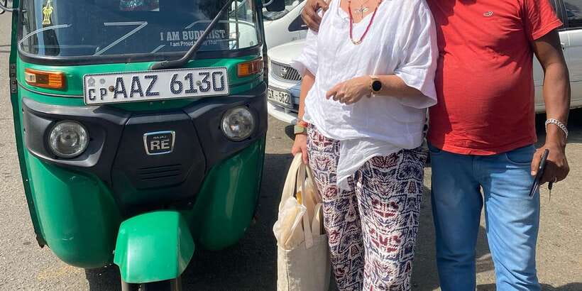 Kandy: Private City Highlights Guided Tour by Tuk-Tuk - Sri Maha Bodhi Viharaya: A Calm Religious Pause