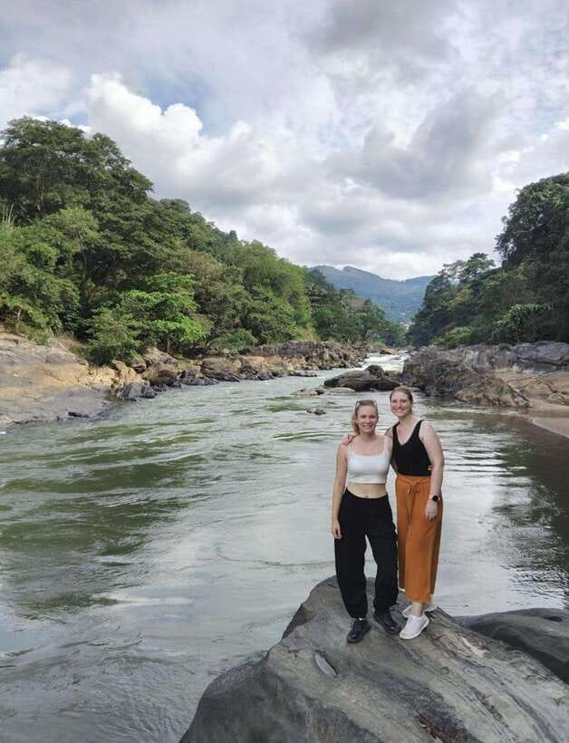 Kandy: Private Tuk Tuk Tour with Temple of the Tooth - Tea Factory, Spice and Herbal Garden, plus Ceylon Tasting