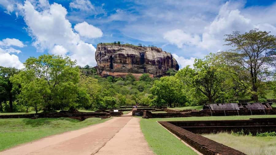Kandy: Sigiriya and Dambulla Day Trip with Tuk Tuk Ride - The Extra Sightseeing Hour: Why That Breather Matters