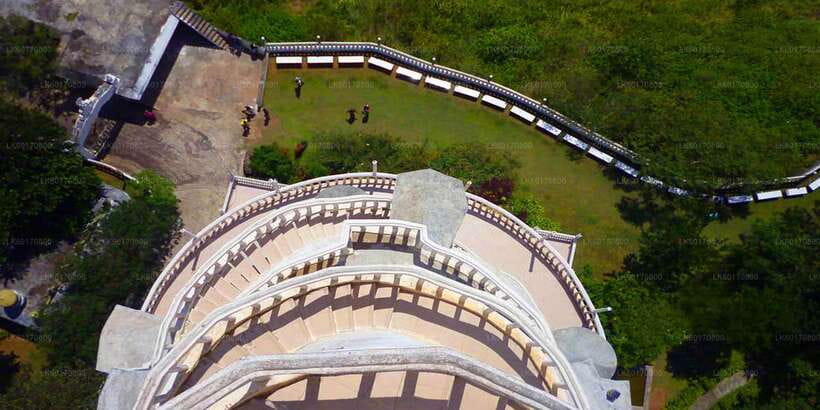 Kandy To Ambuluwawa Tower Day Tour - Tuk-tuk energy plus smart pacing on a steep route