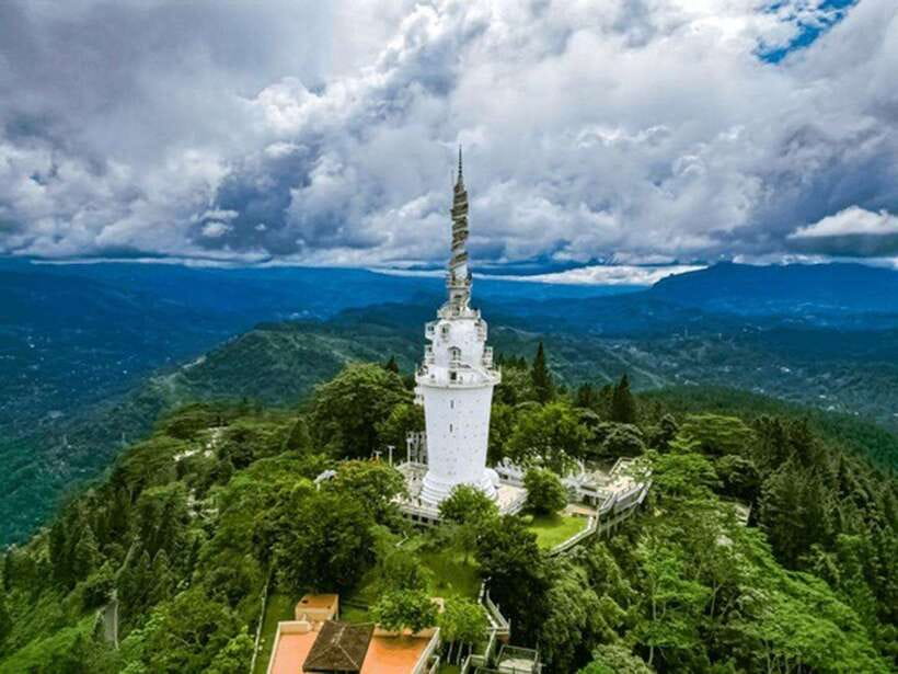 Kandy to Ambuluwawa Tuk Tuk Tour - Royal Botanic Gardens Peradeniya: a cooler, slower reset