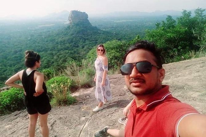 Kandy to Dambulla Cave Temple and Sigiriya - Day Tour - How the private vehicle and Chandu-style guiding really helps