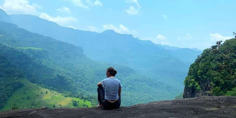 Knuckles Mountains : Infinity Pool and Doowili Ella Trail - The guide and communication: expect a jungle-focused style