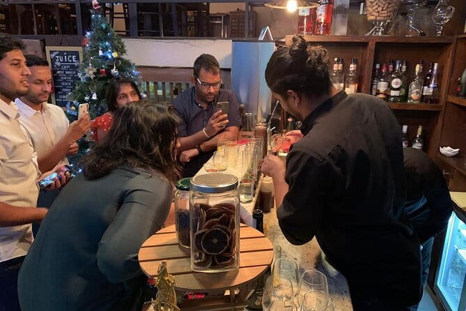Mix it Like a Lankan in Unawatuna - Who should book this Unawatuna cocktail masterclass