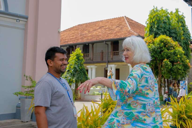 Negombo: CITY TOUR by Car with Professional Guiding - Fortifications and the fish market: a gritty, real Negombo moment