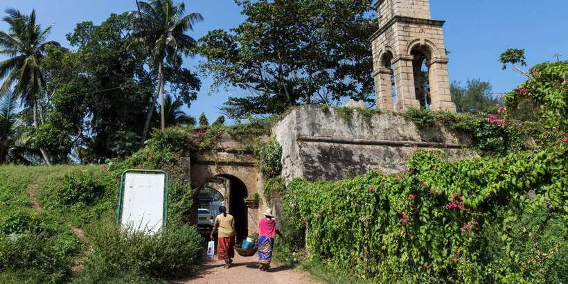 Negombo: Fishing Village Highlights Private Tour by Tuk Tuk - St. Mary’s Church and the king coconut finish