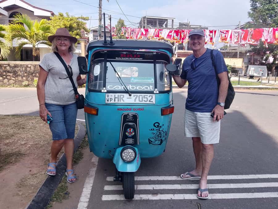 Negombo: Guided City Tour by Tuk Tuk with Hotel Pickup - Hotel pickup in Negombo and meeting your guide