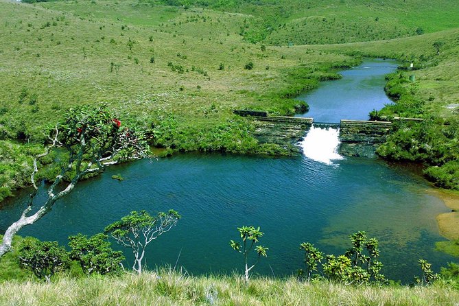 Nuwara Eliya: All Inclusive Horton Plains & Tea Plucking Day Trip - Baker Falls and your midday break in Nuwara Eliya