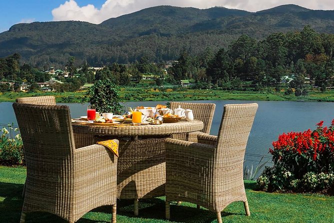 Nuwara Eliya from Kandy by Train - Blue Field Tea Factory: seeing Ceylon tea being made