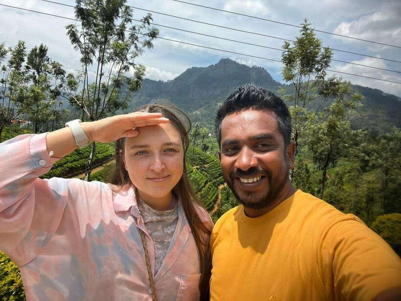 Nuwara Eliya: Tea Factory and Victoria Park Tour by Tuk Tuk - Tea plantation photos: seeing the human side of the work