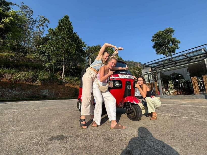Nuwara Eliya Tuk-Tuk Tour Tea Picking,Tasting &Ramboda Falls - Tuk-tuk in Nuwara Eliya: why this route feels easier than a rental car
