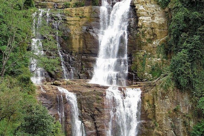 NuwaraEliya Tea Factory,Plantation & Water Falls Hike Tour by Car - Ramboda Falls by car: viewpoints, steps, and the pace of a hike