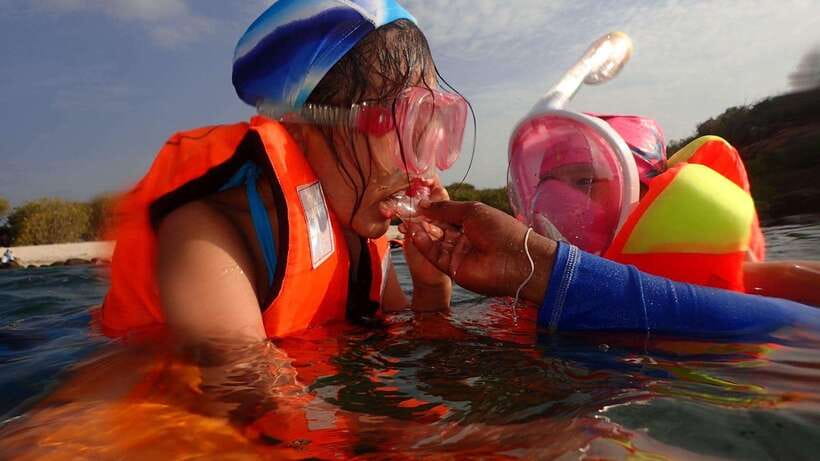 Pigeon Island Snorkeling Tour from Uppuveli Beach - The guide style that makes the day feel safe and fun