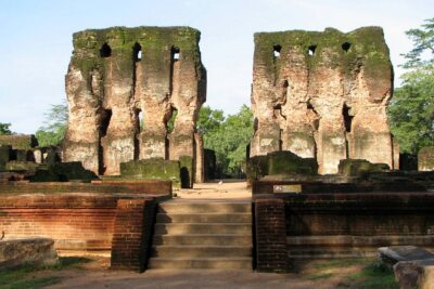 Polonnaruwa Day Tour with Lunch by Mahaweli - Polonnaruwa First: Vatadage’s Quiet Mystery and Gal Vihara’s Rock Statues
