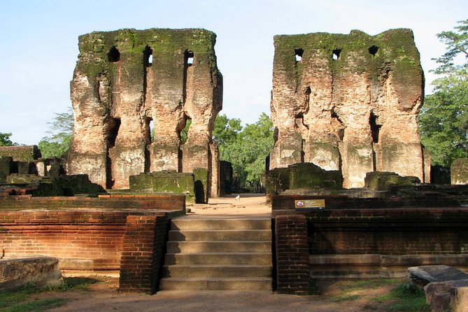 Polonnaruwa Day Tour with Lunch by Mahaweli - Polonnaruwa First: Vatadage’s Quiet Mystery and Gal Vihara’s Rock Statues