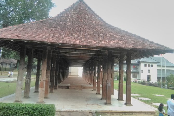 Private all inclusive Day tour Kandy, Pinnawala, & your own selected attractions - Price and logistics for a smooth Central Highlands day