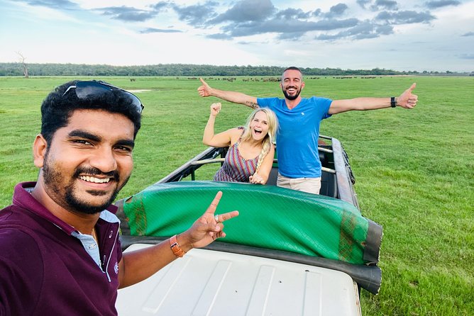 Private Car & Driver for 07 Days Tour In Sri Lanka - Day 3: Kandy’s Sacred Tooth Relic, Peradeniya Gardens, and a Dance Show at Kandy Lake Club