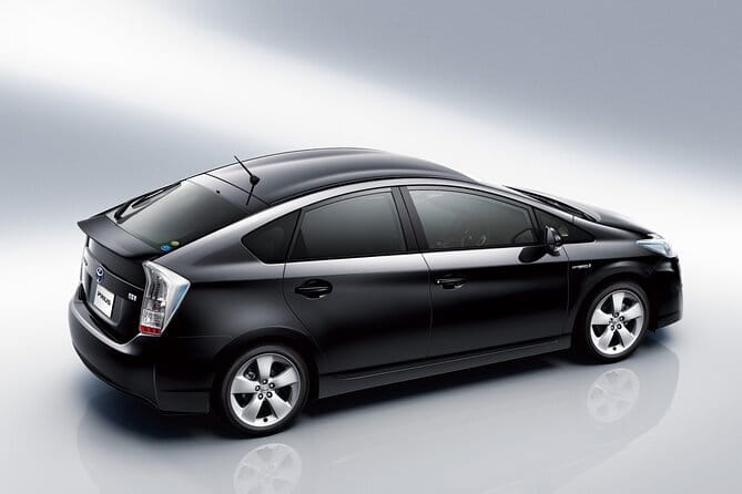 Private Car & English-Speaking Driver – Sri Lanka Island wide - Colombo Airport Pickup: Fast Meets, Real-Time Flight Tracking