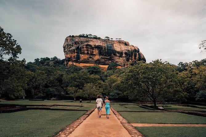 Private Car & English-Speaking Driver – Sri Lanka Island wide - What’s Included vs. What Costs Extra (So You Don’t Get Surprise Math)