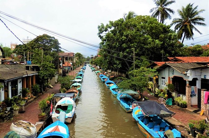 Private City Tour in Negombo - Angurukaramulla Ancient Buddhist Temple: Dragon-Head Guardians and a 6-Metre Buddha