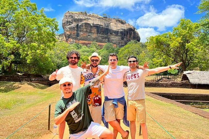 Private Colombo Walking Tour with a Local Guide - Colombo Fort and Fort Market: why this area matters