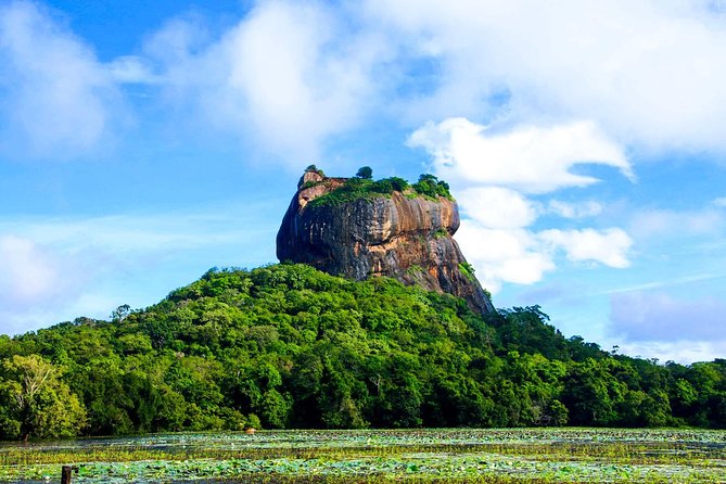 Private Day Tour from Colombo to Sigiriya, Dambulla & Pidurangala - A long day of rocks, caves, and countryside views