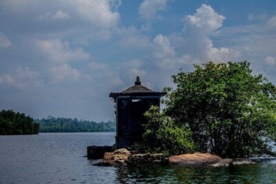 Private Day Tour: Negombo City Tour from Colombo - Colombo pickup to Negombo Beach: start where the water is