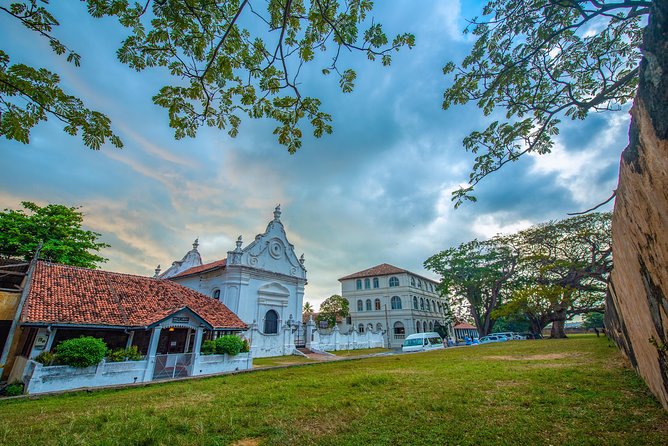 Private Day Tour to Galle from Colombo - Galle Dutch Fort and city streets: walking the walls (and spotting the mess)