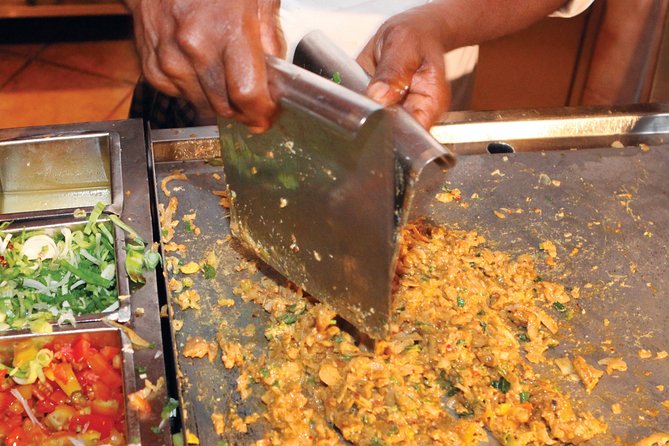 Private Night Tour in Colombo with Street Food Tasting - Private pickup and WiFi: the comfort you’ll notice early
