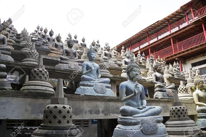 Private Night Tour in Colombo with Street Food Tasting - Stop 2: Gangaramaya Buddhist Temple by Beira Lake