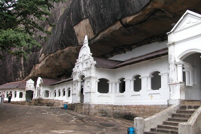 Private Sigiriya Day Tour and Authentic Sri Lankan Lunch Buffet - Pidurangala Rock: a moderate climb for panoramic views