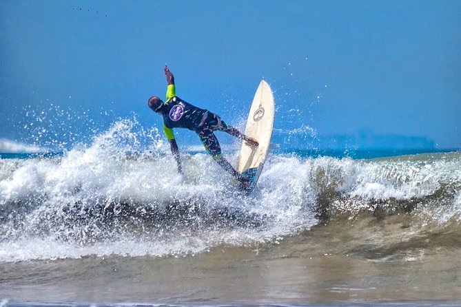 PRIVATE Surf Lesson for Intermediate - Catching unbroken waves and taking off clean