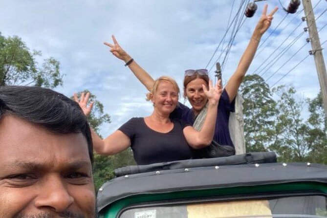 Private Tuk Tuk Tour of Kandy City & Surroundings - Stop 2: Bahiravokanda Vihara and Its Hilltop Buddha