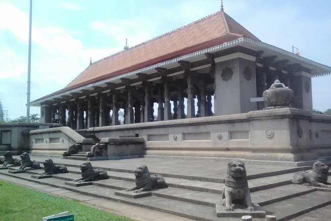 Privet Full-day Sightseeing Tour of Colombo - Old Parliament Building: history with a local-world perspective