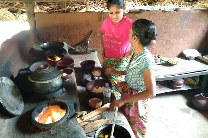 Sigiriya city tour from Negombo & Colombo with traditional Lunch. - Sigiriya Craft Village and lunch: real Sri Lanka time