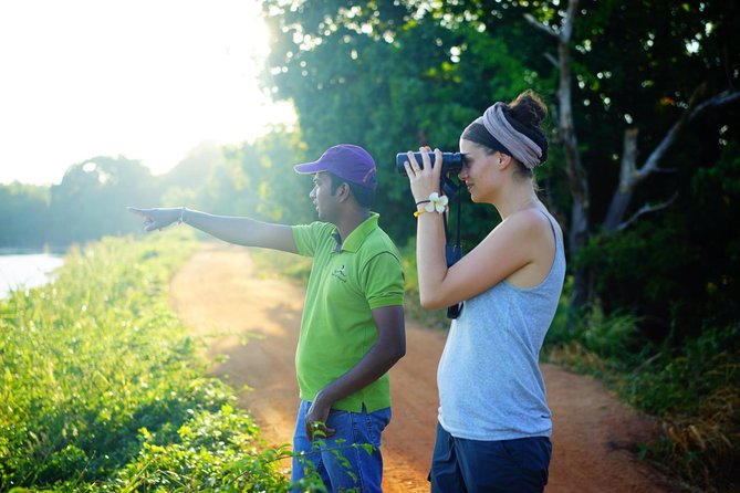 Sigiriya Cycle Tour: Explore Village Life in Sigiriya & Enjoy a Village Lunch - Meeting at Back of Beyond and Getting Ready to Ride