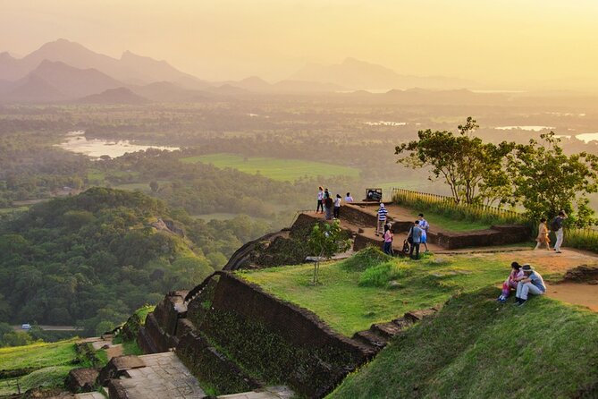 Sigiriya-Dambulla Day Trip From Hikkaduwa/Galle/Unawatuna/Mirissa -All Inclusive - Lunch, bottled water, and the value of an all-inclusive day
