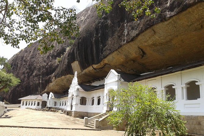 Sigiriya Day Tour - Dambulla Cave Temple - How the 10-hour Kandy schedule stays comfortable