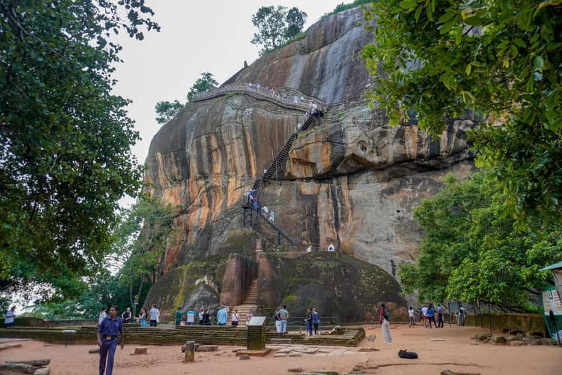 Sigiriya Lion Rock Hike & Minneriya National Park Safari - Lunch break: use the hour to refuel without overspending